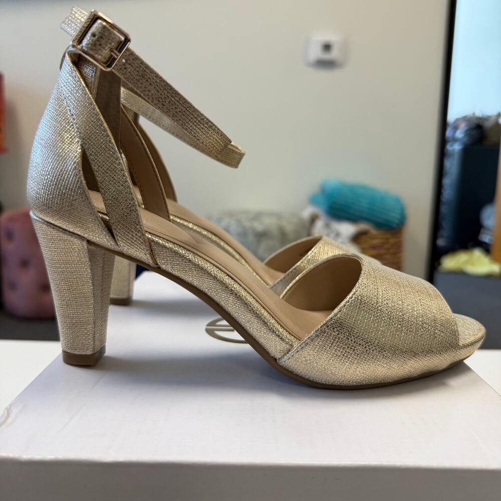 Giani Bernini Clarrice Metallic Gold Linen Ankle Strap Cone Heel Sandals Sz 6.5